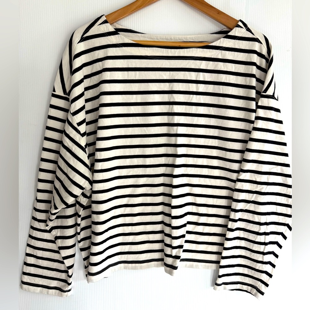 OLD NAVY Black and White Tee